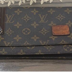 Louis Vuitton Brown Monogram Clutch